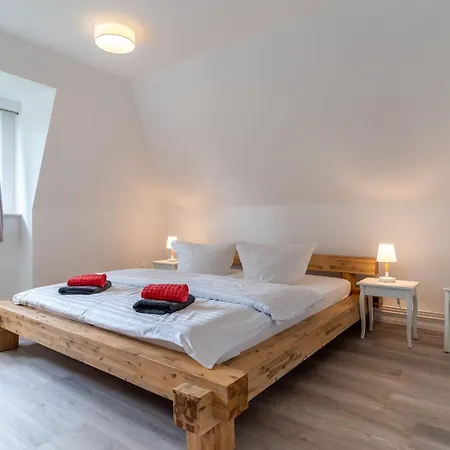 Von Ahrentschildt- Pole Poppenspaeler