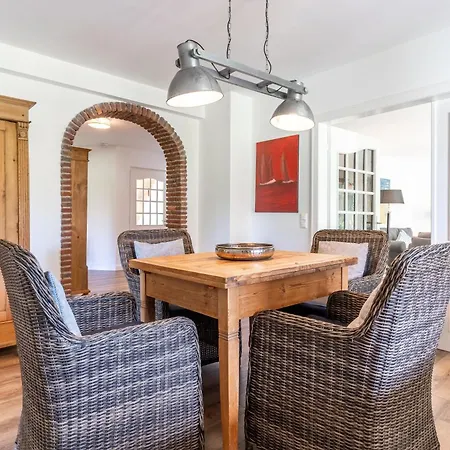 Von Ahrentschildt- Pole Poppenspaeler