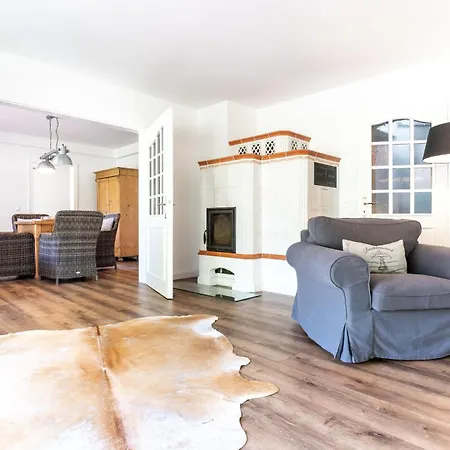 Von Ahrentschildt- Pole Poppenspaeler