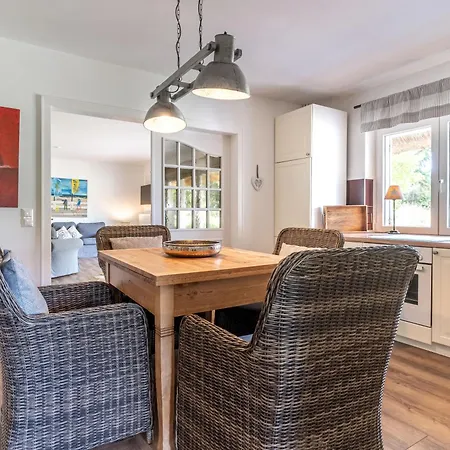 Von Ahrentschildt- Pole Poppenspaeler