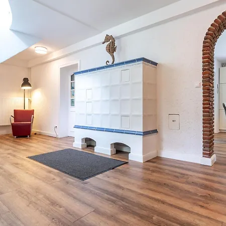 Apartment Von Ahrentschildt- Pole Poppenspäler *