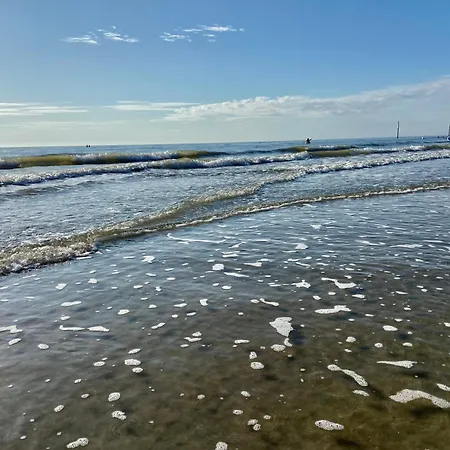 Von Ahrentschildt- Pole Poppenspaeler Sankt Peter-Ording