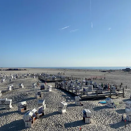 Von Ahrentschildt- Pole Poppenspaeler